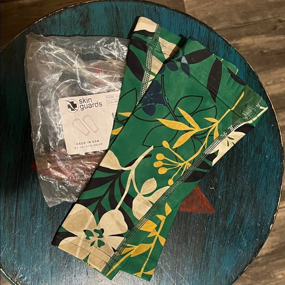 Kids Floral Arm Sleeves - Green and Cream